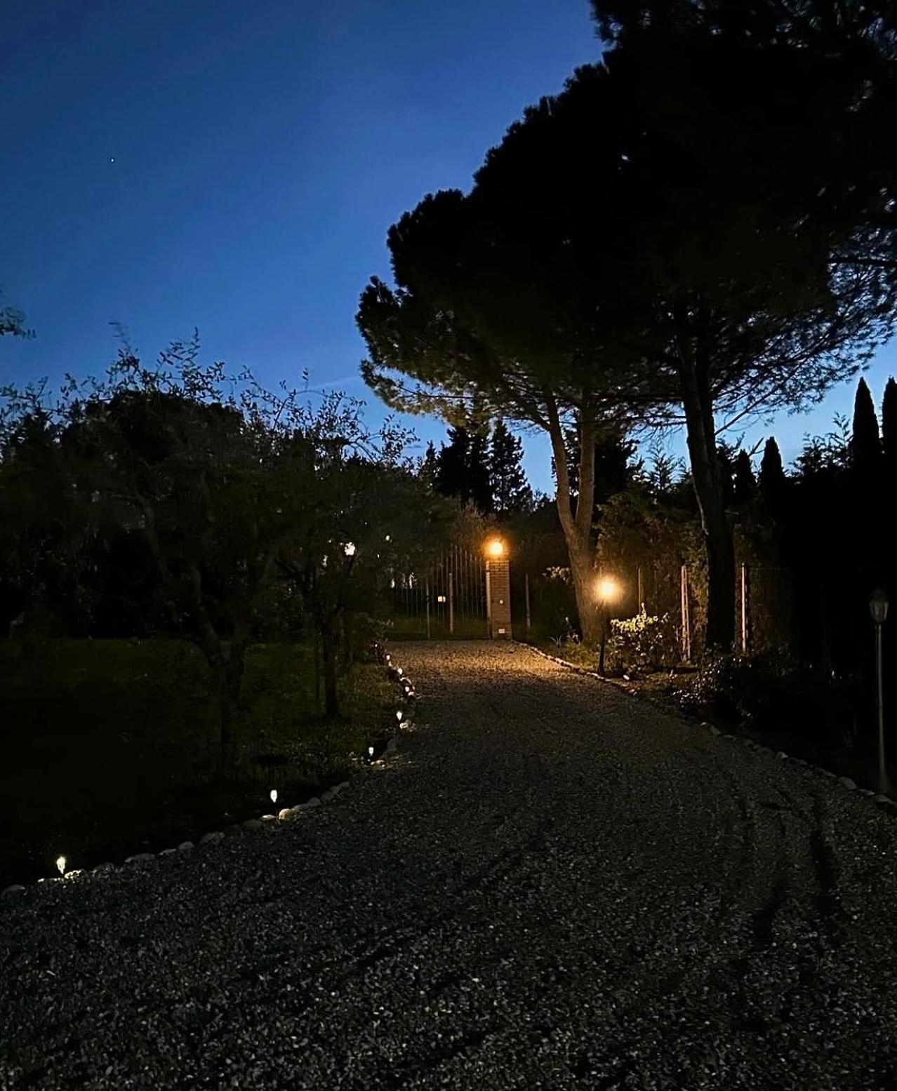 Agriturismo La Terrazza Sul Mangia Сиена Экстерьер фото